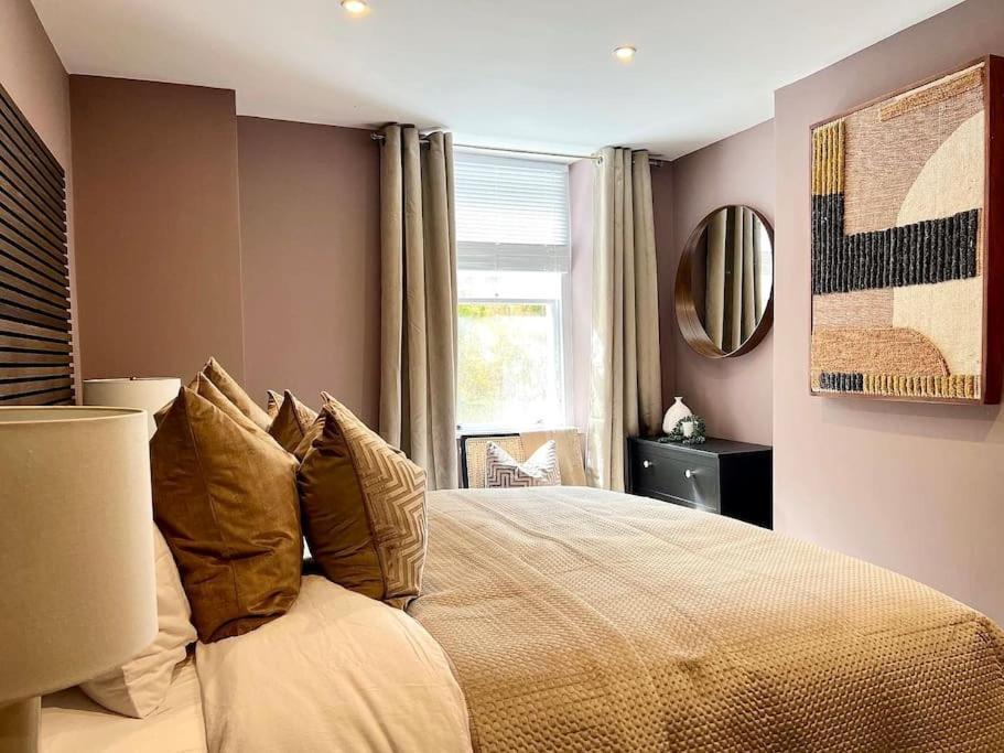 Fabulous Large Apartment In Great Location Bath Exterior foto